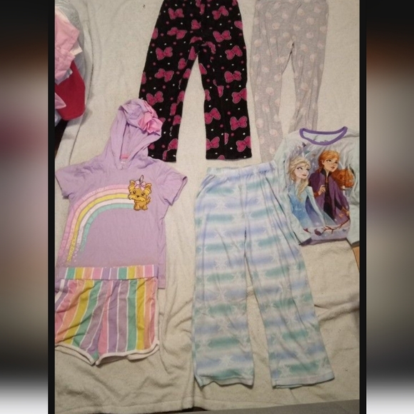 Girls 6/7 Lot of Pajamas - all but one set are impossible to find now!